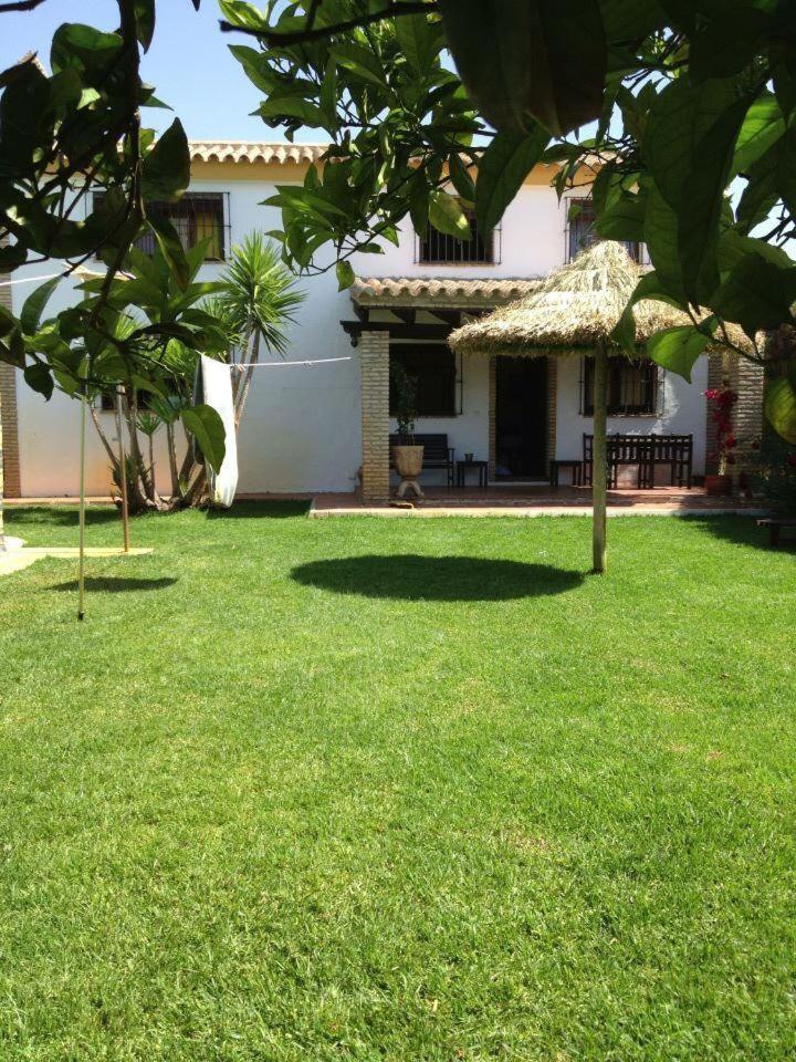Albara Guest House Конил-де-ла-Фронтера Екстериор снимка